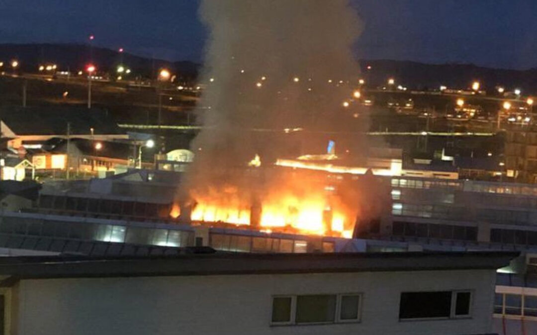 El incendio del hospital en una sociedad quemada