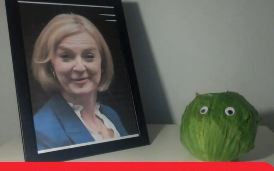 Derrotada por una lechuga, renunció la primera ministra británica