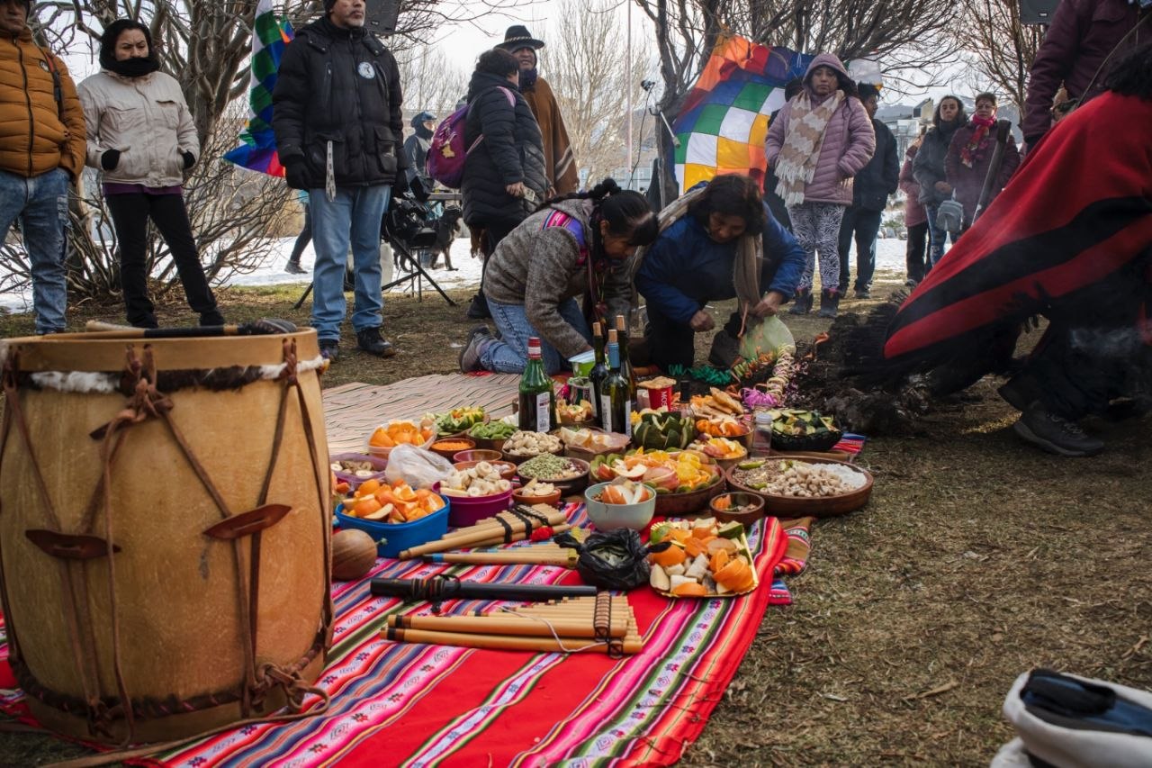 LA MUNICIPALIDAD DE USHUAIA ACOMPAÑÓ LA CEREMONIA A LA PACHAMAMA