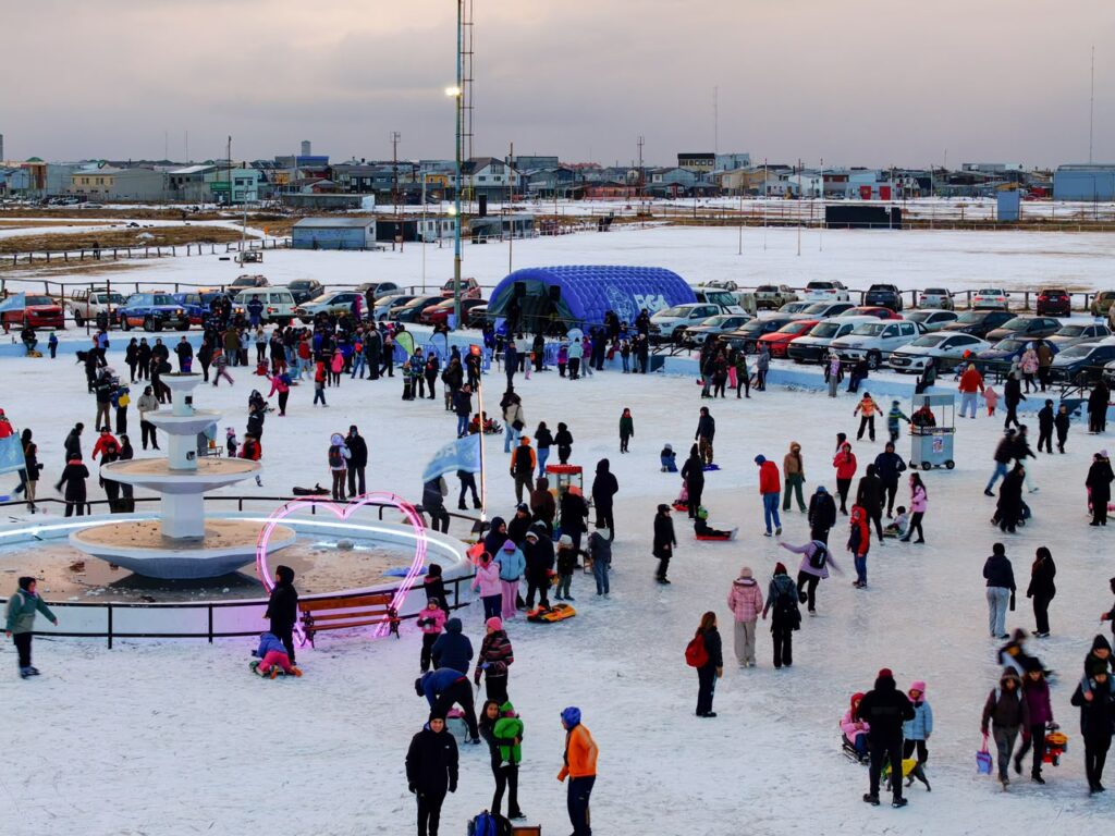 LA PISTA DE PATINAJE DE RÍO GRANDE REUNIÓ A CIENTOS DE FAMILIAS